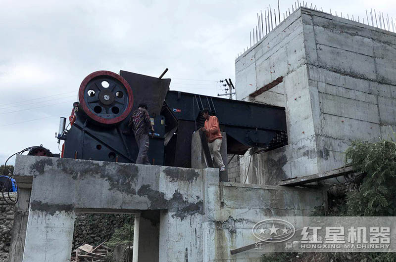 大型鳄式碎石机设备不同、型号不同、报价不同